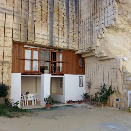 Casa Nella Grotta
